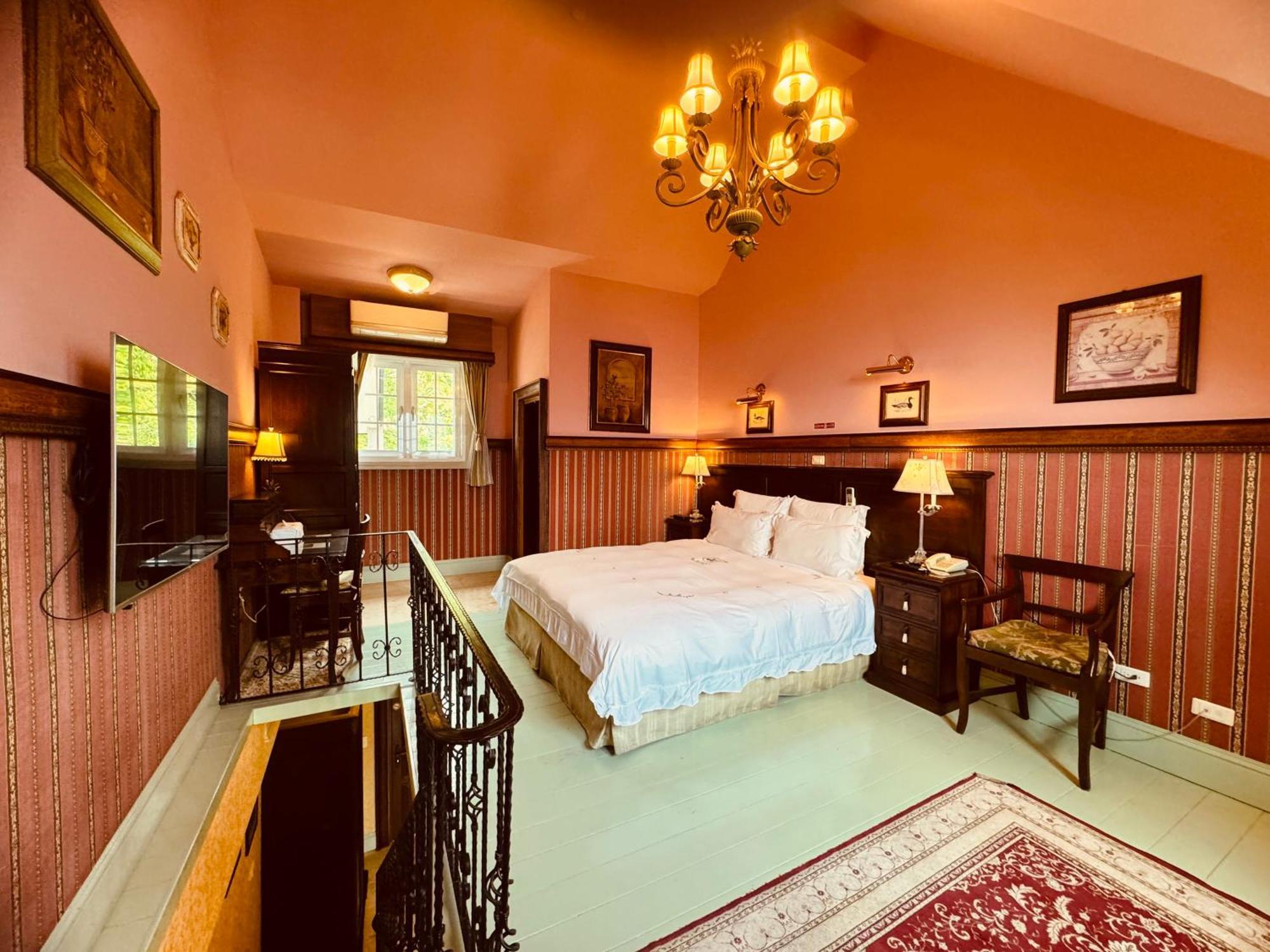 แชงกรีลา มิวสิค วิลลา Bed & Breakfast เหรินอ้าย ภายนอก รูปภาพ